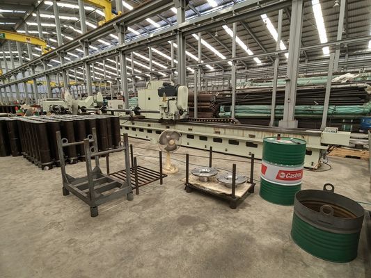 Maszyna do obróbki obrabiarków / narzędzi Obrót Skiving Roller Burnishing 150mm szerokość szyby przewodniej